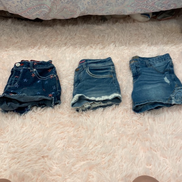 I have three jeans shorts if you only want a certain pair just contact me - Picture 4 of 4